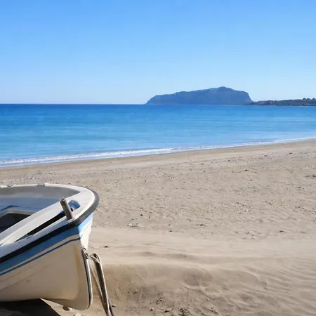 Matroni's House - Seafront Getaway In Appartamento *