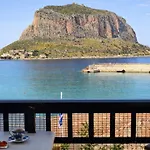 Apartment Matroni's House - Seafront Getaway In
