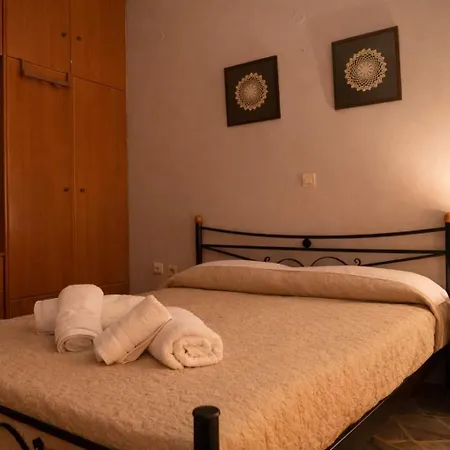 Matroni's House - Seafront Getaway In