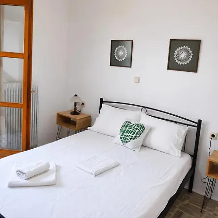 Matroni's House - Seafront Getaway In *