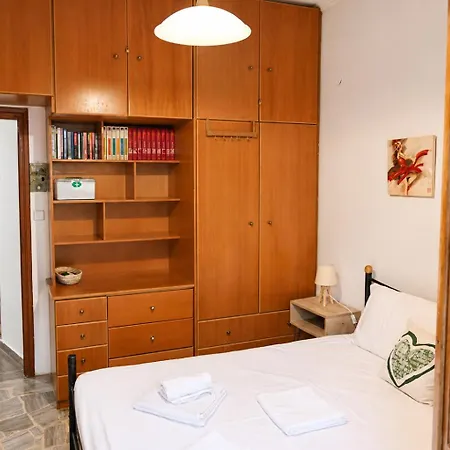 Matroni's House - Seafront Getaway In *