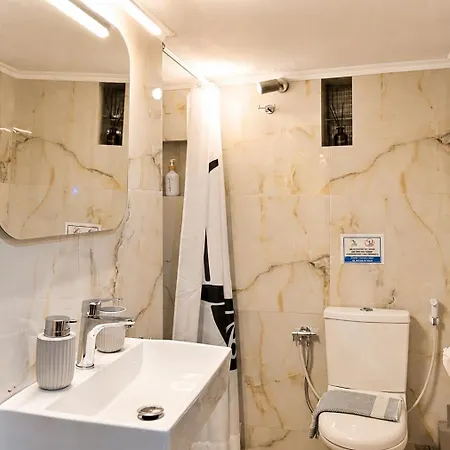 Apartament Matroni's House - Seafront Getaway In
