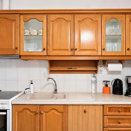 Apartament Matroni's House - Seafront Getaway In *