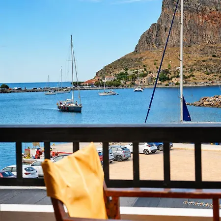 Matroni's House - Seafront Getaway In Appartement *