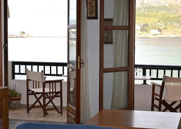Апартаменты Matroni'S House - Seafront Apartment In Monemvasia *