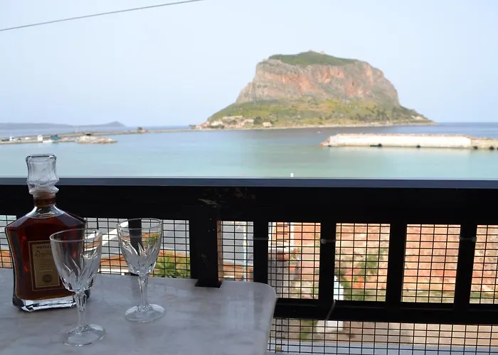 Matroni'S House - Seafront Apartment In Monemvasia *