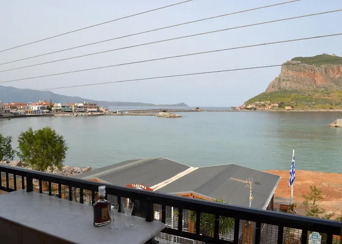Matroni's House - Seafront Getaway In Appartement Monemvasia