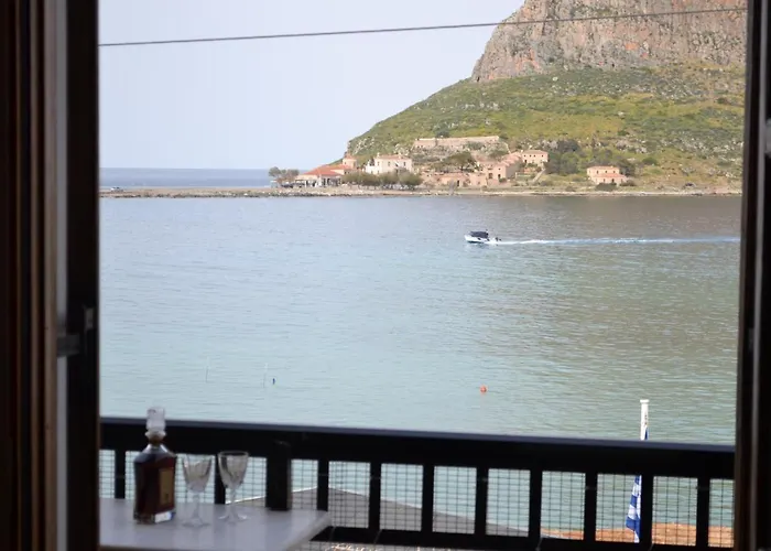 Апартаменты Matroni'S House - Seafront Apartment In Monemvasia Монемвазия