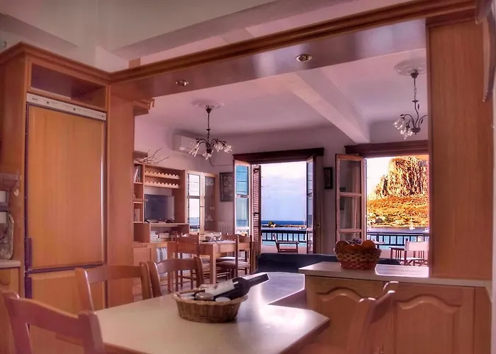 Matroni'S House - Seafront Apartment In Monemvasia * Монемвазия