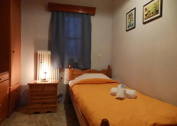 Matroni's House - Seafront Getaway In